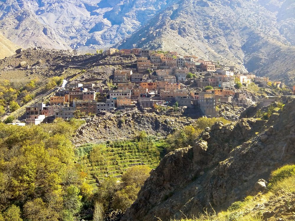 Pueblo de montaña del Alto Atlas en el valle de Imlil